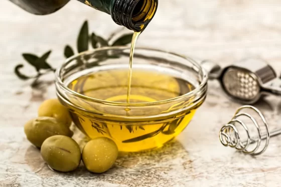 Estudio sugiere relación entre aceite de oliva y menor riesgo de muerte temprana